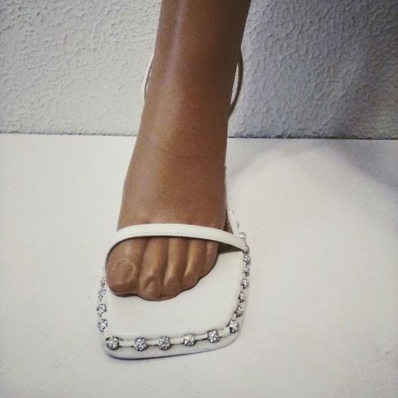 Steve Madden White Rhinestone Faux Leather Ankle Toe Strap 4 1/2" Heels sz 7.5 M - Picture 4 of 14